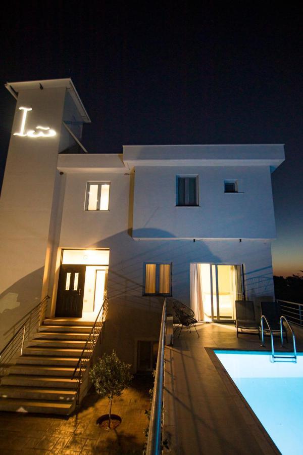 Io Luxury Pool & Hot Tub Suites Preveza Exterior foto